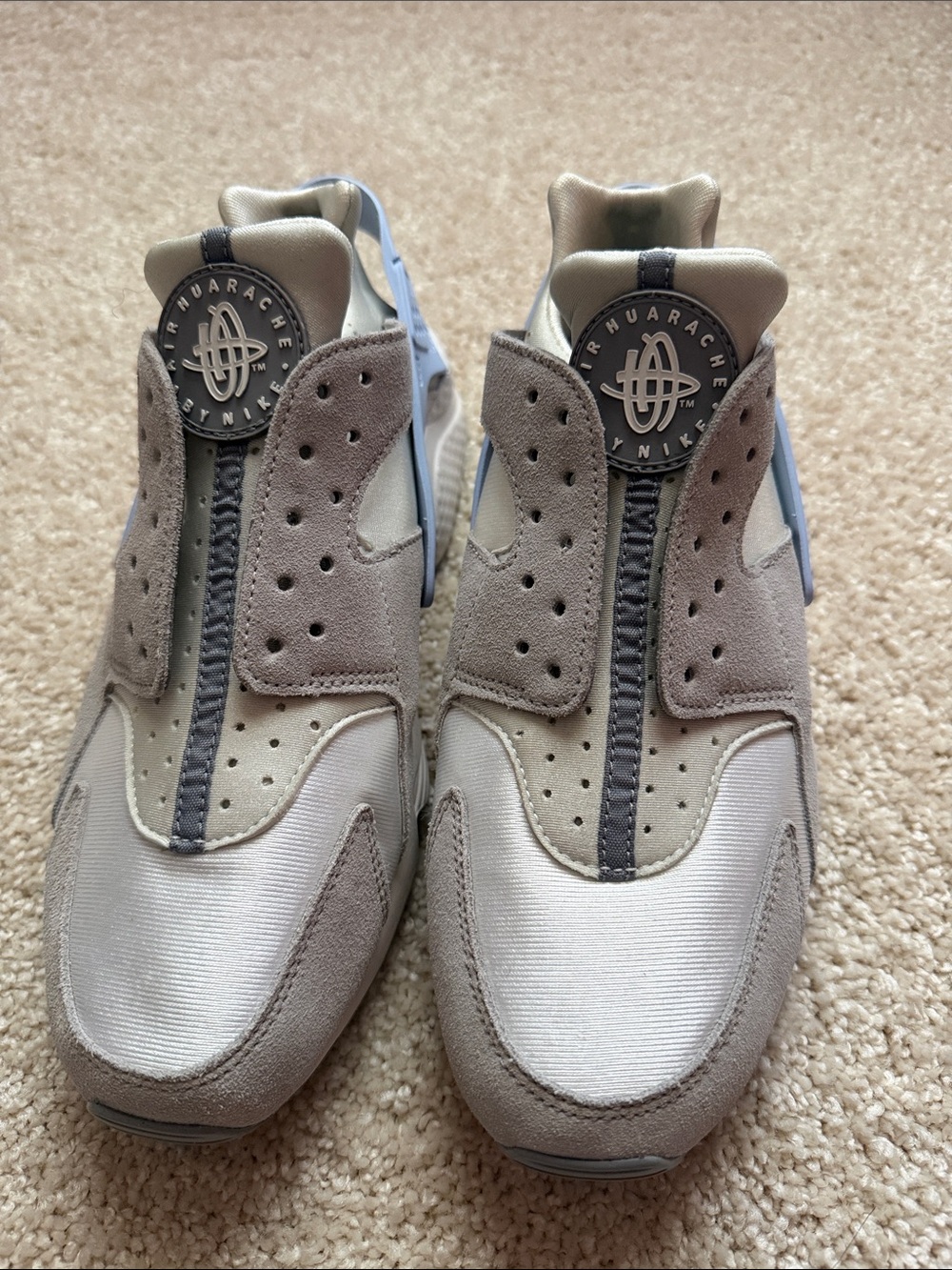 Nike Women’s Sneakers in Light Gray and Cream with Pale Blue Accents